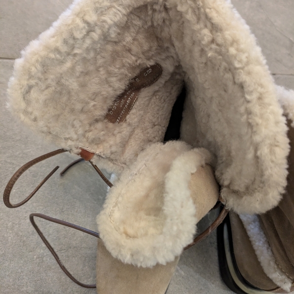 Cole Haan Nike Air Beige suede leather faux fur boots with laces - Picture 5 of 7